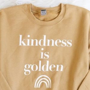 mustard color t-shirt